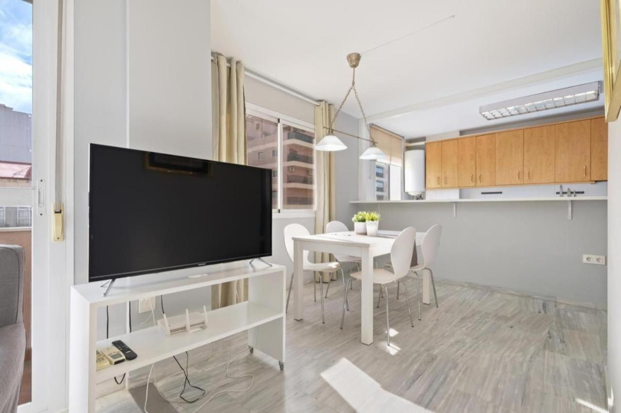 Apartamento En Calle Cuarteles De Dos Habitaciones Málaga Exteriör bild