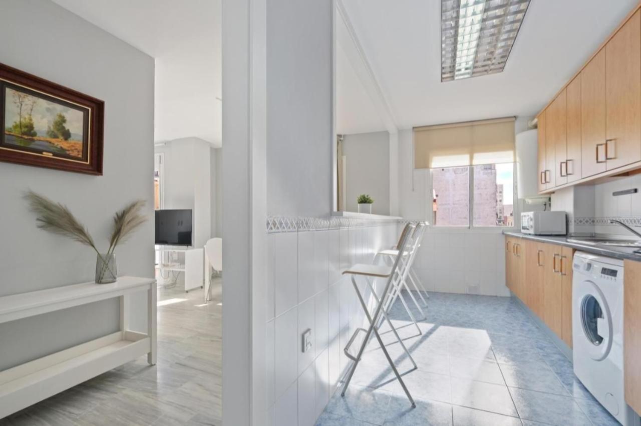 Apartamento En Calle Cuarteles De Dos Habitaciones Málaga Exteriör bild
