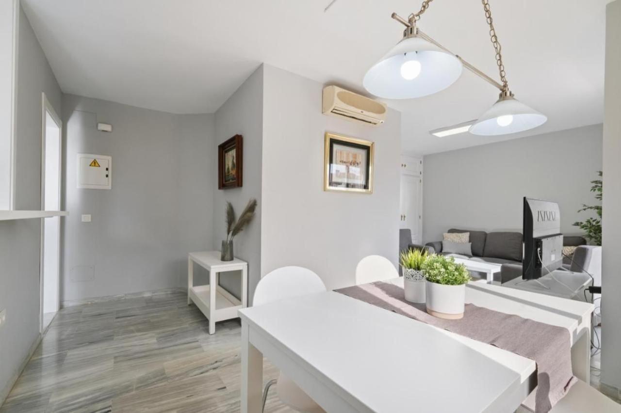 Apartamento En Calle Cuarteles De Dos Habitaciones Málaga Exteriör bild