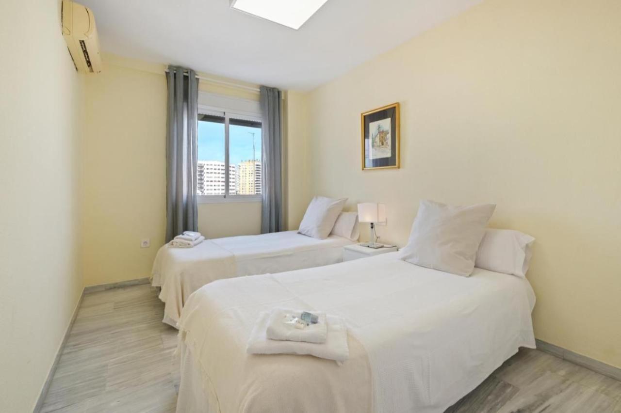 Apartamento En Calle Cuarteles De Dos Habitaciones Málaga Exteriör bild